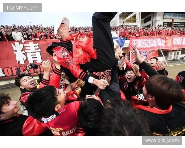 中国足球联赛迎来新变革 多支球队争夺冠军席位竞争激烈 中国足球联赛迎来新变革 多支球队争夺冠军席位竞争激烈