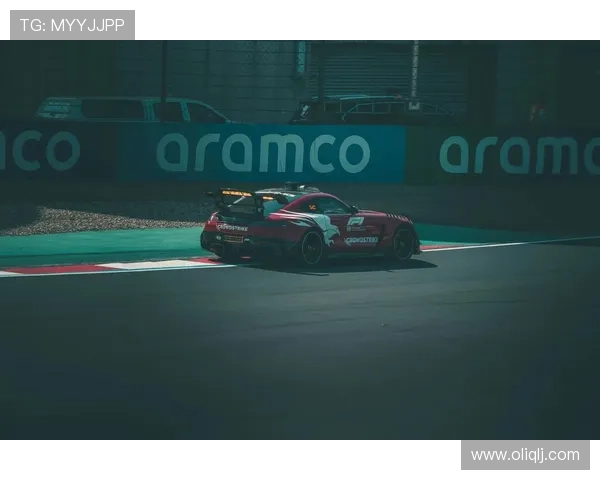 F1赛季战况激烈 法拉利车队持续奋力追赶梅赛德斯和红牛 F1赛季战况激烈 法拉利车队持续奋力追赶梅赛德斯和红牛