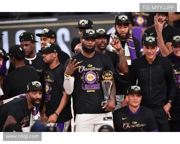 詹姆斯创下历史新纪录,湖人全力备战新赛季冲击总冠军 詹姆斯创下历史新纪录,湖人全力备战新赛季冲击总冠军